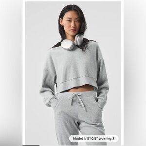ALO Yoga Muse Cropped Hoodie in Athletic Heather Grey Size XS
